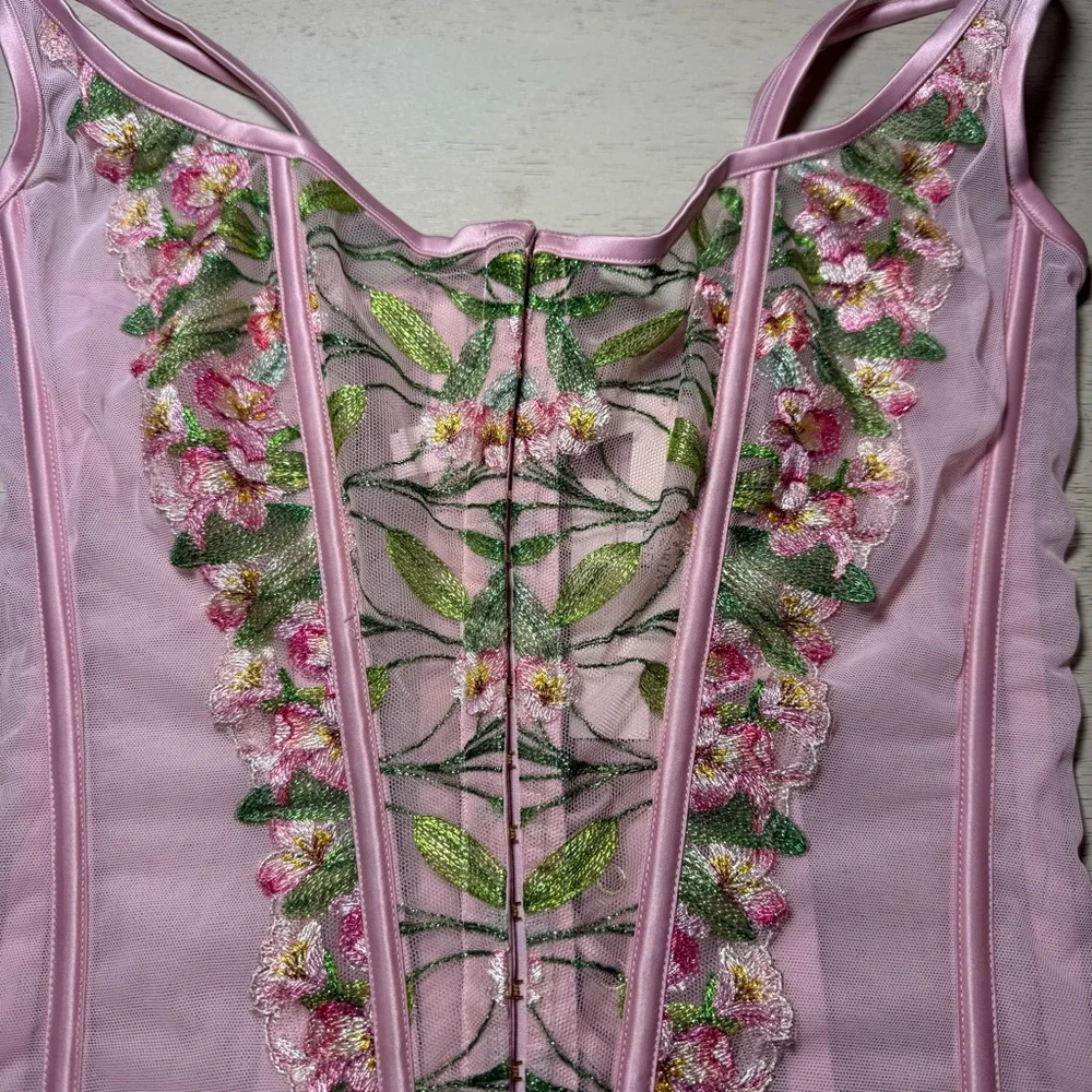 NWT Victoria's Secret Pink Lily Embroidered Corset G String 2 piece Set, Med DD - Picture 4 of 16